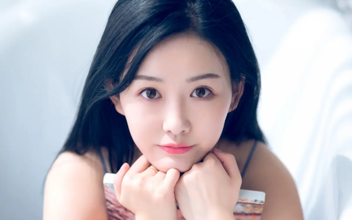 红河哈尔滨私人伴游燕子