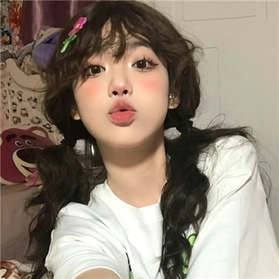 红河伴游女生卞寄蕾的资料