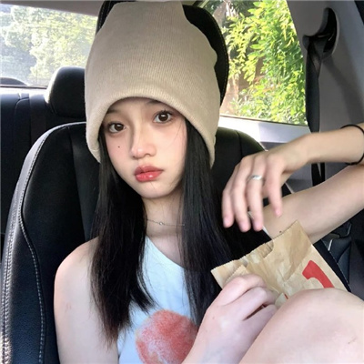 红河伴游女生丛河灵的资料